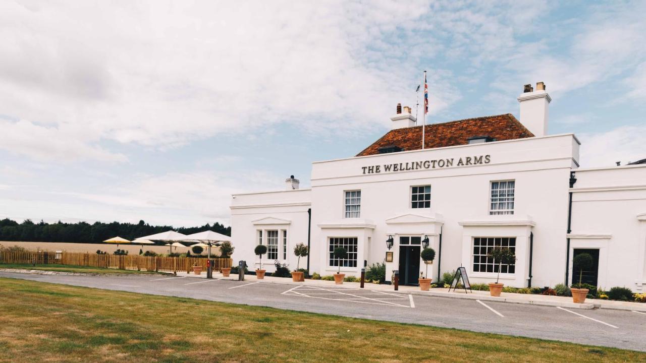 The Wellington Arms Hotel Heckfield Exterior photo